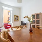 Iflat Classic Palazzo Fons Trevi A15 Lägenhet *